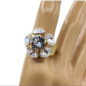 Hand crafted ring 6 8mm crystals in‎ Flower